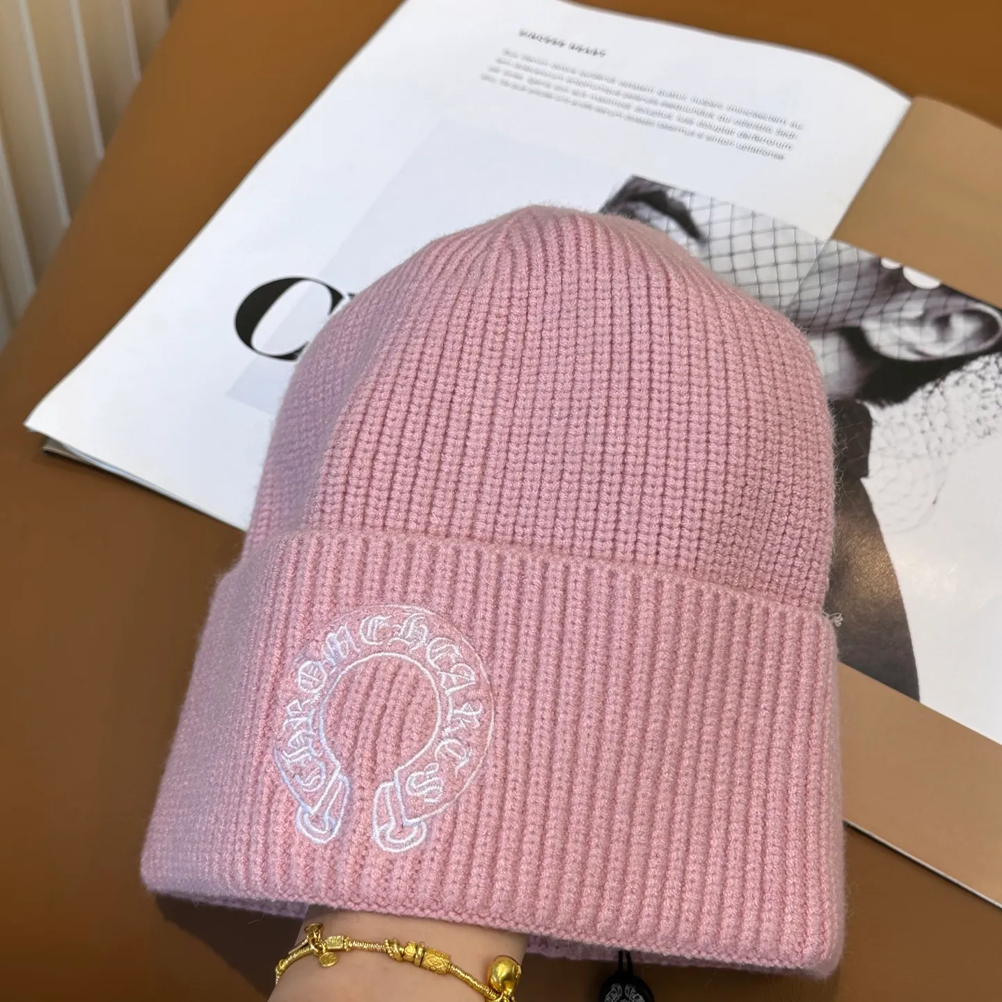 P50 🤍Chrome hearts new autumn and winter embroidered cross knitted hat🧶 One of the must-have hats in autumn and winter~ It really looks good on whoever wears it~, it is also a perfect match in black and white and gray in autumn~